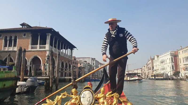 VR Travel Venice Gondola Rialto
